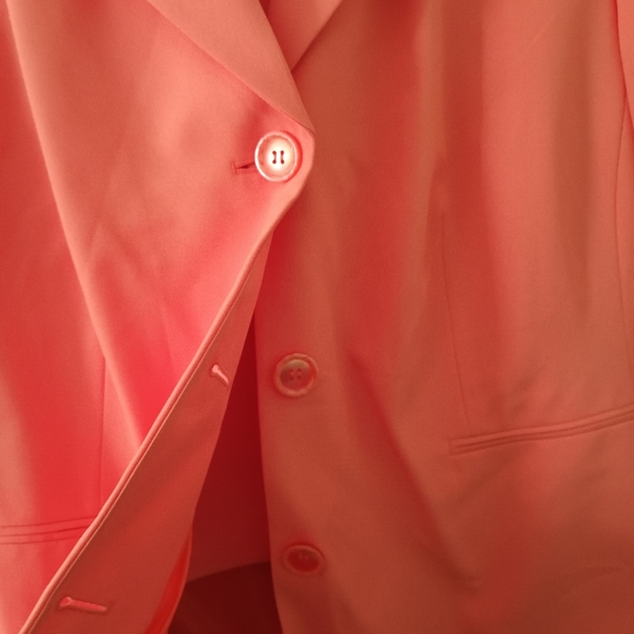 2 Piece - Picture 2 of 6